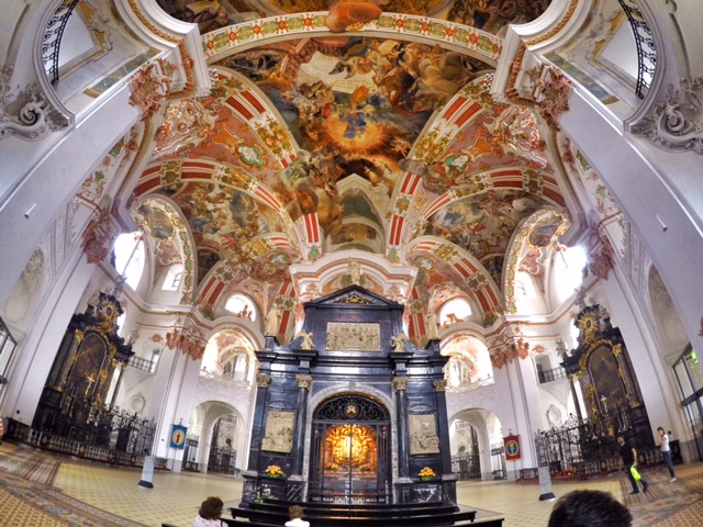 アインジーデルン -ベネディクト修道院 - Einsiedeln | Secret World Trip Planner