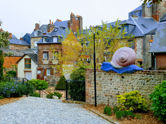 더 트리팟 가든 - Honfleur | Secret World Trip Planner