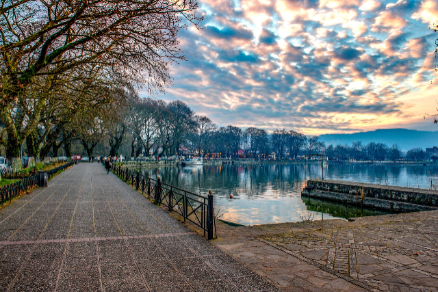 Lago Pamvotida: as águas encantadoras de Ioannina - Lake Pamvotida | Secret World Trip Planner