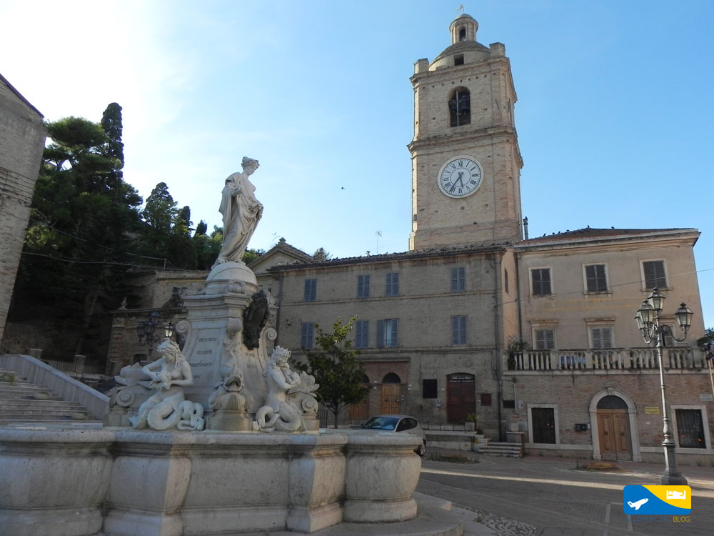 Fuente de la democracia o de la abundancia - Porto San Giorgio | Secret World Trip Planner