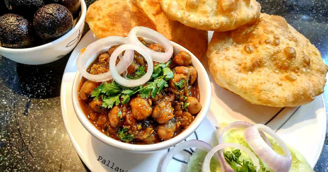 Chole Bhature - New Delhi | Secret World Trip Planner