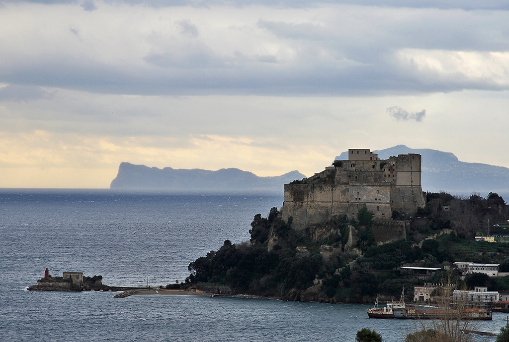 Castillo aragonés de Baia - Bacoli - Bacoli | Secret World Trip Planner