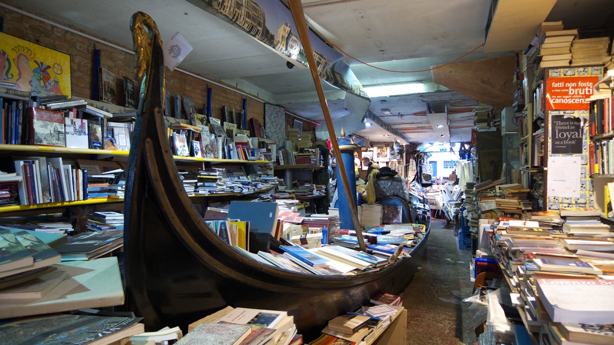 Acqua Alta Bibliotheek - Venezia | Secret World Trip Planner