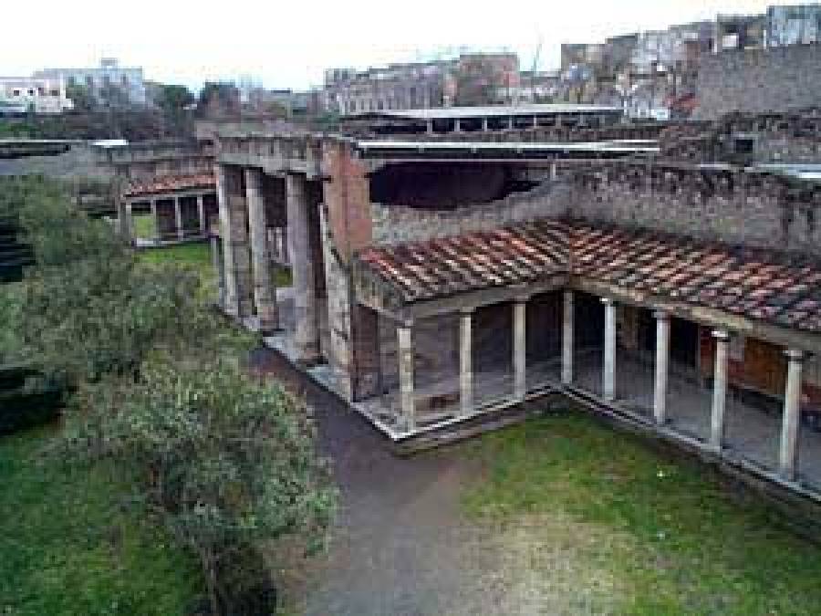 Oplonti en de villa van Poppea - Torre Annunziata | Secret World Trip Planner