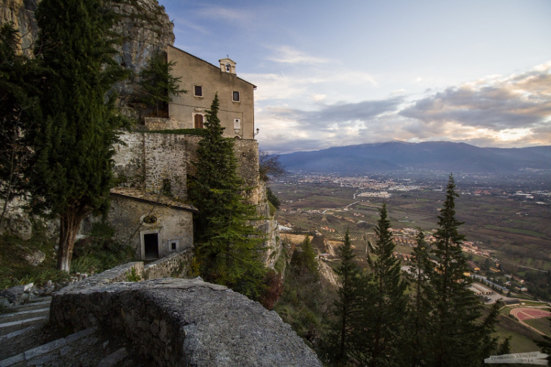 Zölestinische Einsiedelei von Sant'Onofrio al Morrone - Sulmona | Secret World Trip Planner