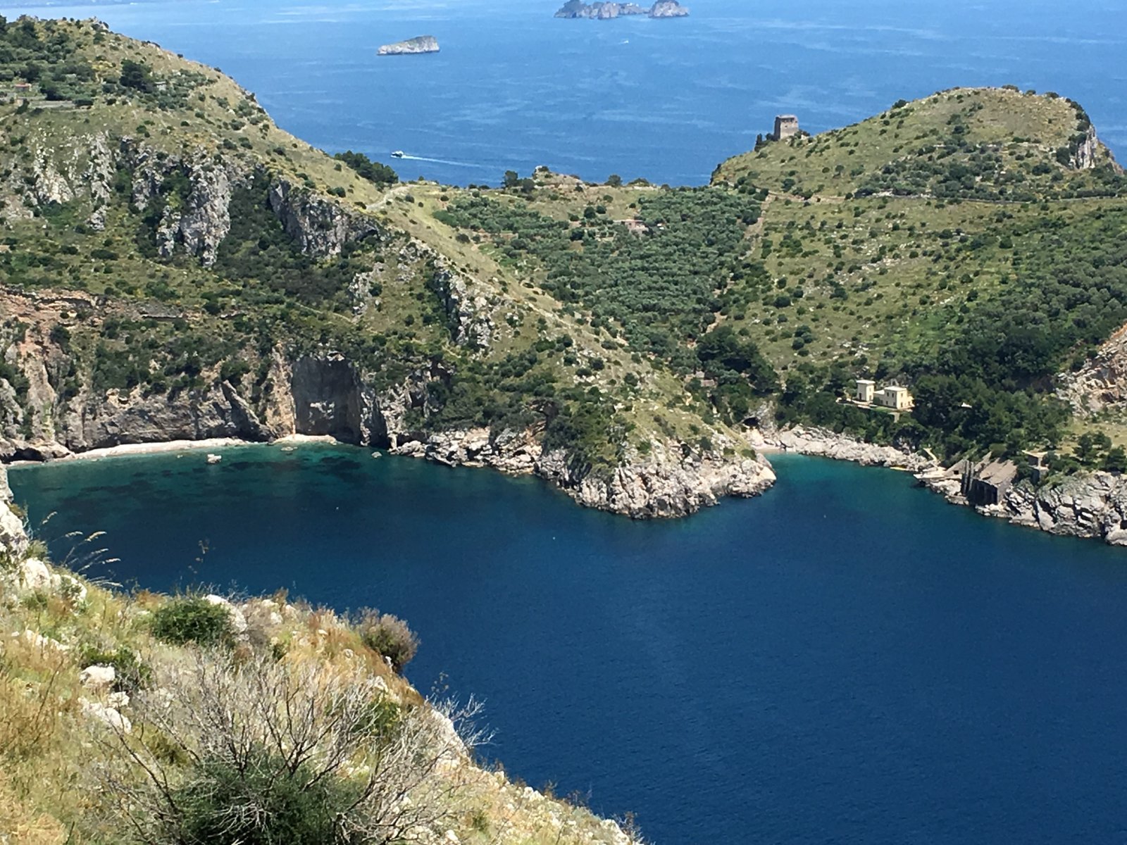 Baie de Ieranto - Area naturale marina protetta Punta Campanella | Secret World Trip Planner