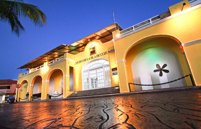 Dom Kultury - San Miguel de Cozumel | Secret World Trip Planner
