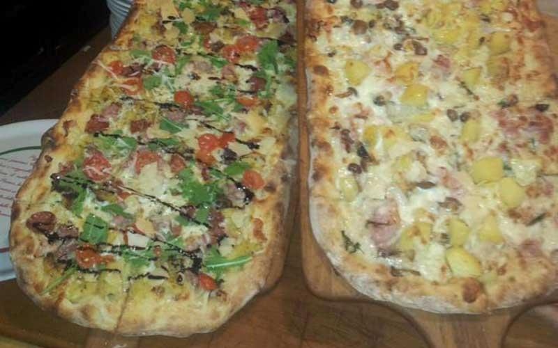 Amalfikust: Pizza al Metro - 84010 Tramonti SA | Secret World Trip Planner