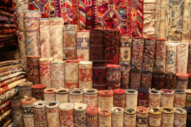 De tapijten van Istanbul - Piazza Beyazit | Secret World Trip Planner