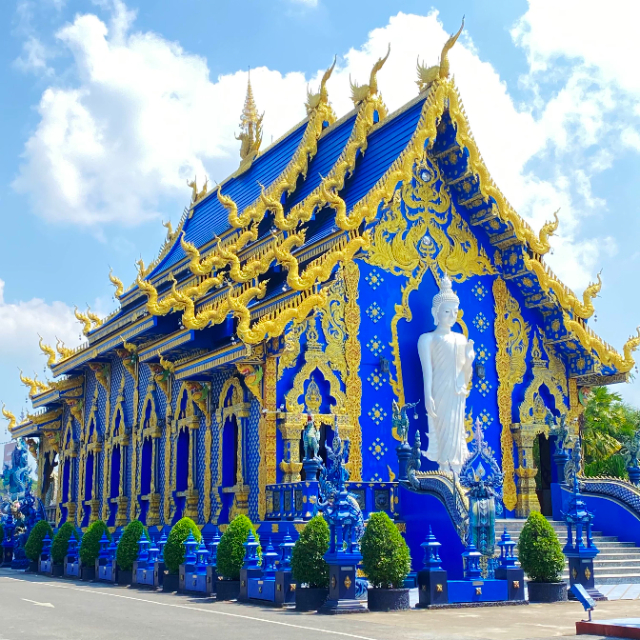 青の神殿 - Amphoe Mueang Chiang Rai | Secret World Trip Planner