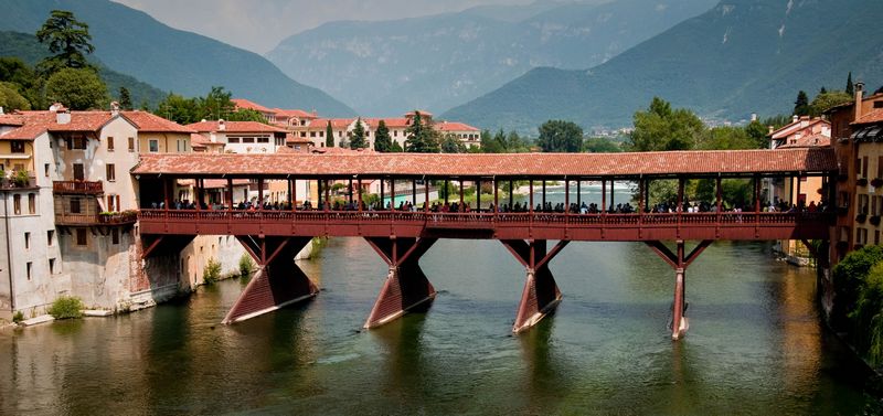 Brug van Bassano - Bassano del Grappa | Secret World Trip Planner