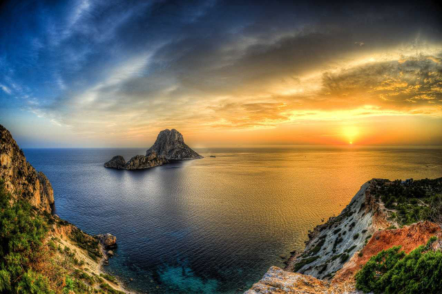 Es Vedrà y la leyenda de la Atlántida - Es Vedrà | Secret World Trip Planner