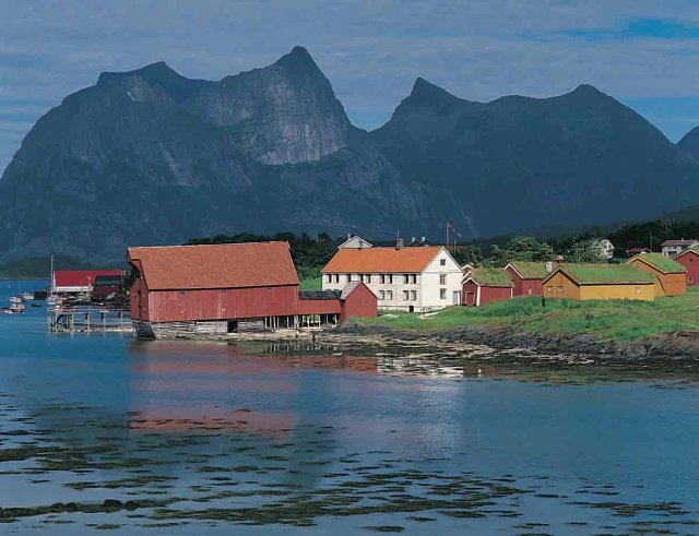 キェリンゲイ・オールド・トレーディング・ポスト(Kjerringøy Old Trading Post - Fylkesveg 571 | Secret World Trip Planner
