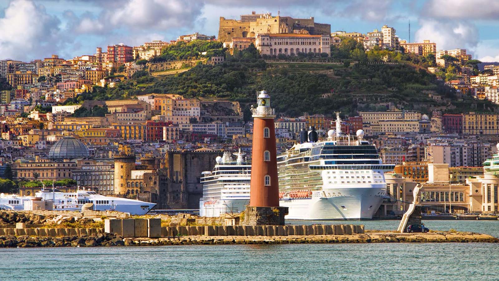 Castel Sant ' Elmo en Museum van de twintigste eeuw - Napoli | Secret World Trip Planner