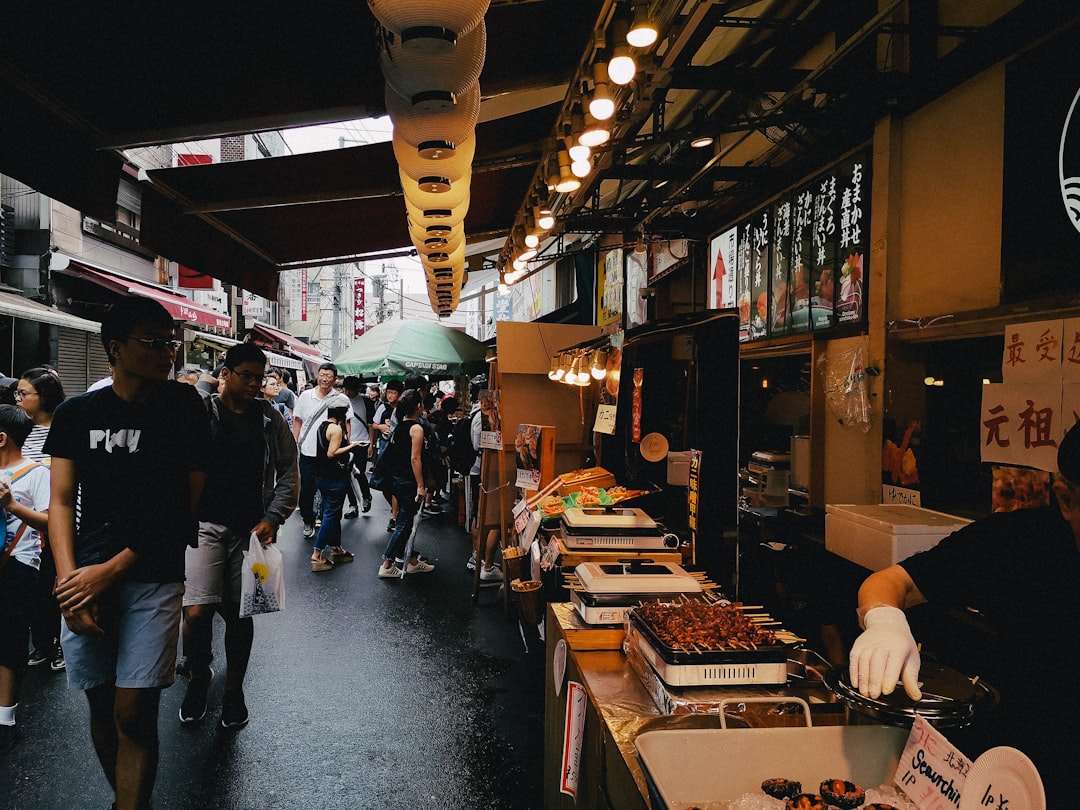 築地市場の寿司:東京で本物の味に出会う場所 | Secret World Trip Planner