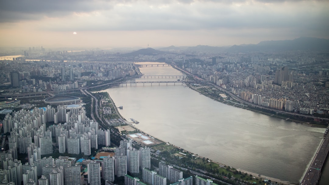 세계 최대 호수, 언제 가면 좋을까? 계절별 완벽 가이드 - Seoul | Secret World Trip Planner