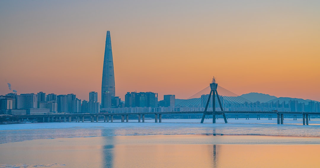 세계 최대 호수, 언제 가면 좋을까? 계절별 완벽 가이드 - Seoul | Secret World Trip Planner