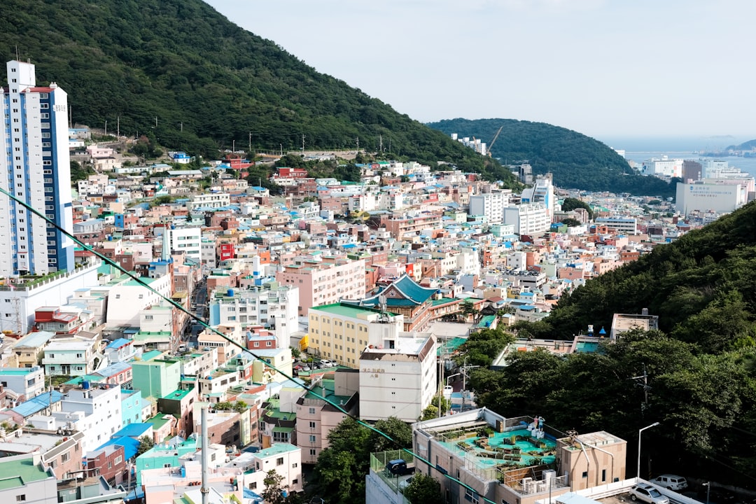 부산에서 동굴 탐험? 세계 최고 깊이 동굴 이야기 - Busan | Secret World Trip Planner