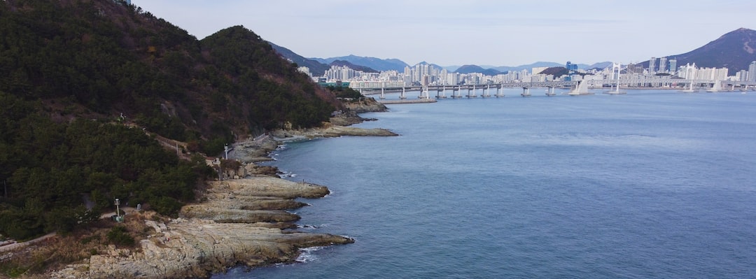부산에서 동굴 탐험? 세계 최고 깊이 동굴 이야기 - Busan | Secret World Trip Planner
