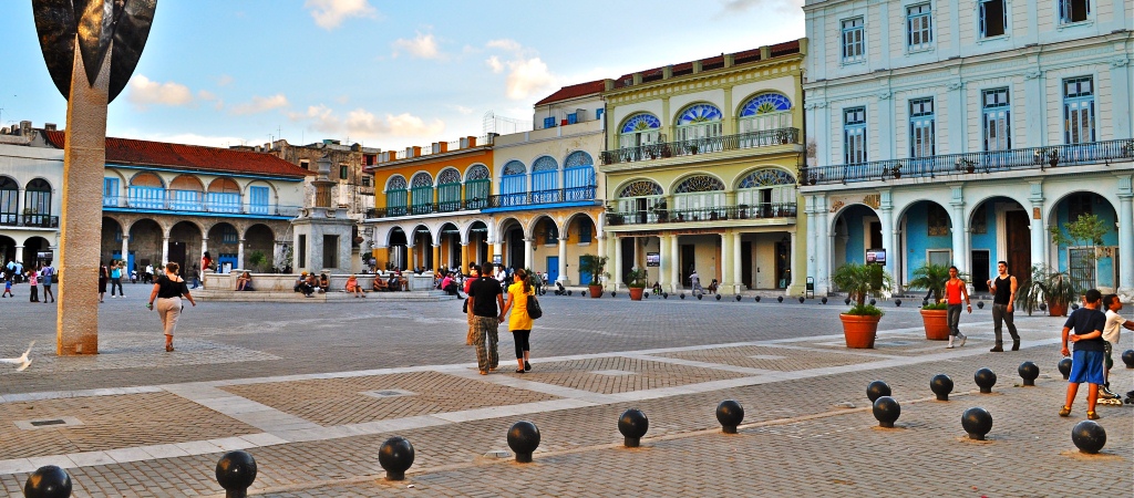 维亚广场 - La Habana | Secret World Trip Planner