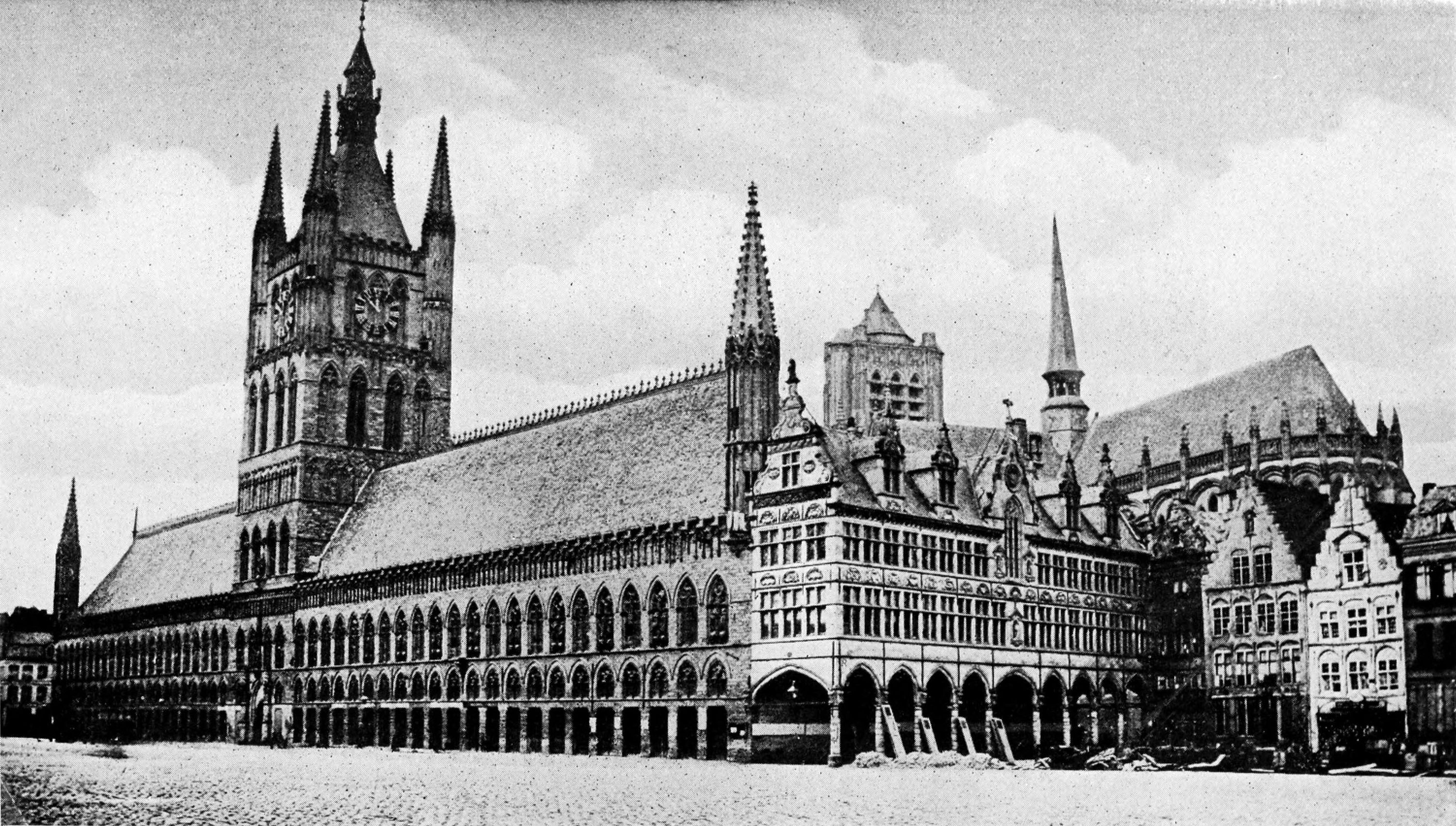 천 홀 - Ieper | Secret World Trip Planner