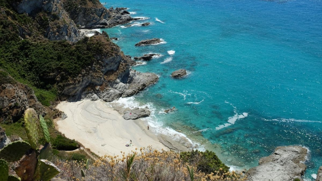HET STRAND VAN PRAI I FOCU - Capo Vaticano | Secret World Trip Planner