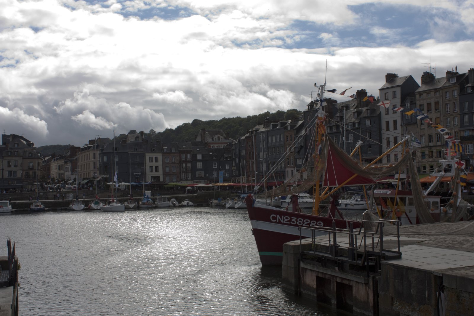 Древний порт Онфлер - Honfleur | Secret World Trip Planner