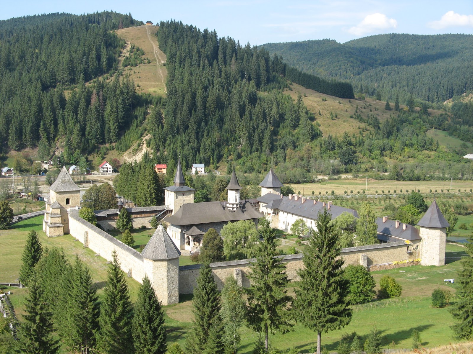 Klasztor Sucevita...Wielki skarb sztuki  - Sucevi?a | Secret World Trip Planner
