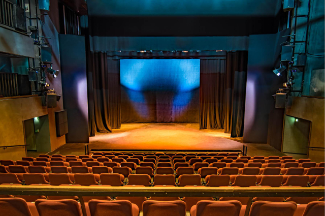 O MAC (Centro Metropolitano de Artes) - West | Secret World Trip Planner