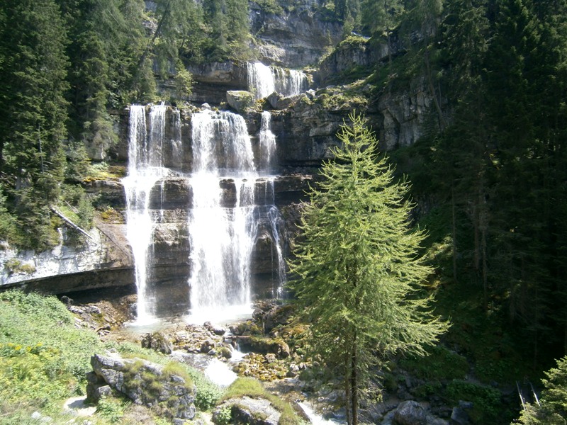 Водопады Валлесинеллы - Madonna di Campiglio | Secret World Trip Planner