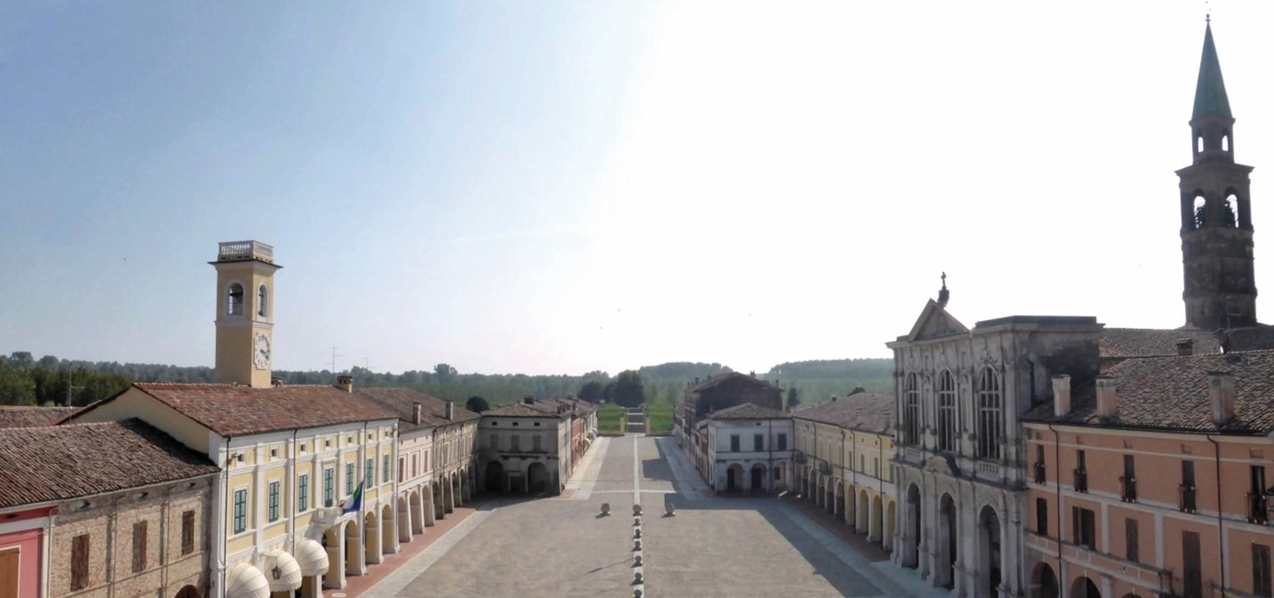 Pompom - Pomponesco | Secret World Trip Planner