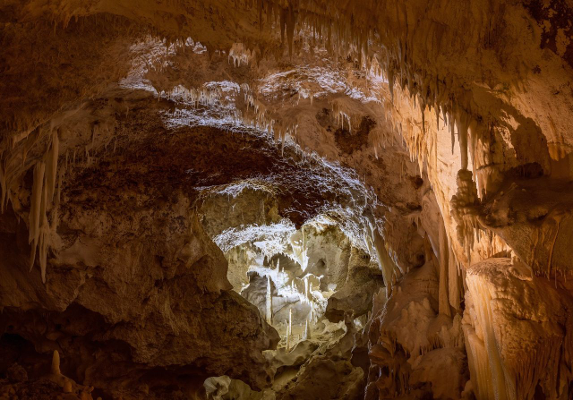 Gruta del Cavallone. Las grutas turísticas más altas de Europa - Via Gravara | Secret World Trip Planner