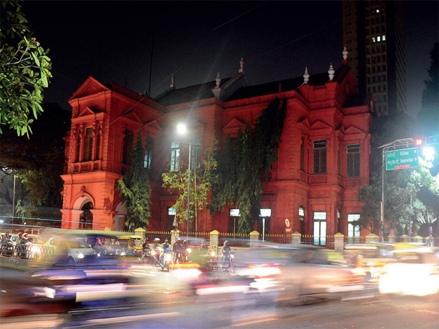 Hall Mayo : Un bâtiment gouvernemental orné - Bengaluru | Secret World Trip Planner