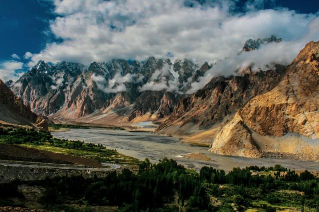 帕苏大教堂山峰 - Hunza Nagar | Secret World Trip Planner