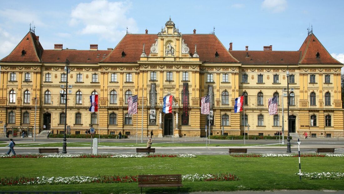 Museum of Arts and Crafts in Zagreb — Zagreb