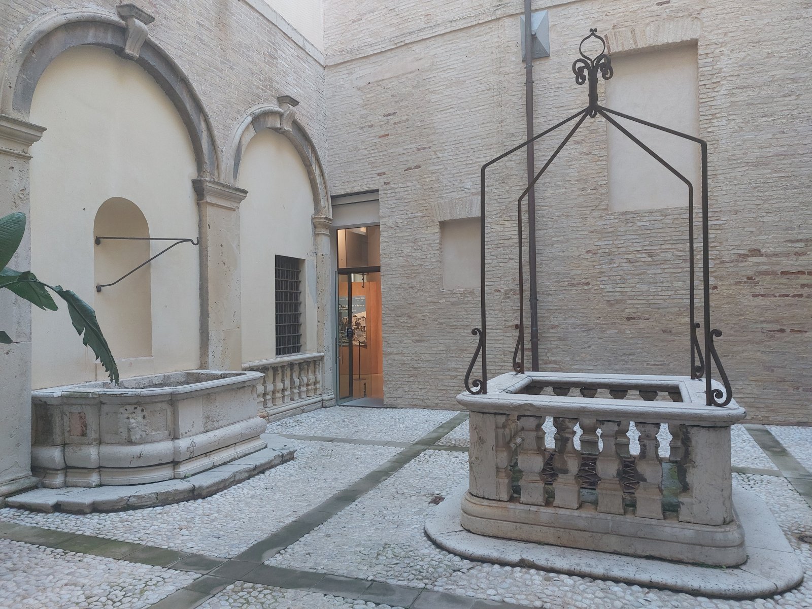 Französische Bürgerpinakothek Podesti - Ancona | Secret World Trip Planner
