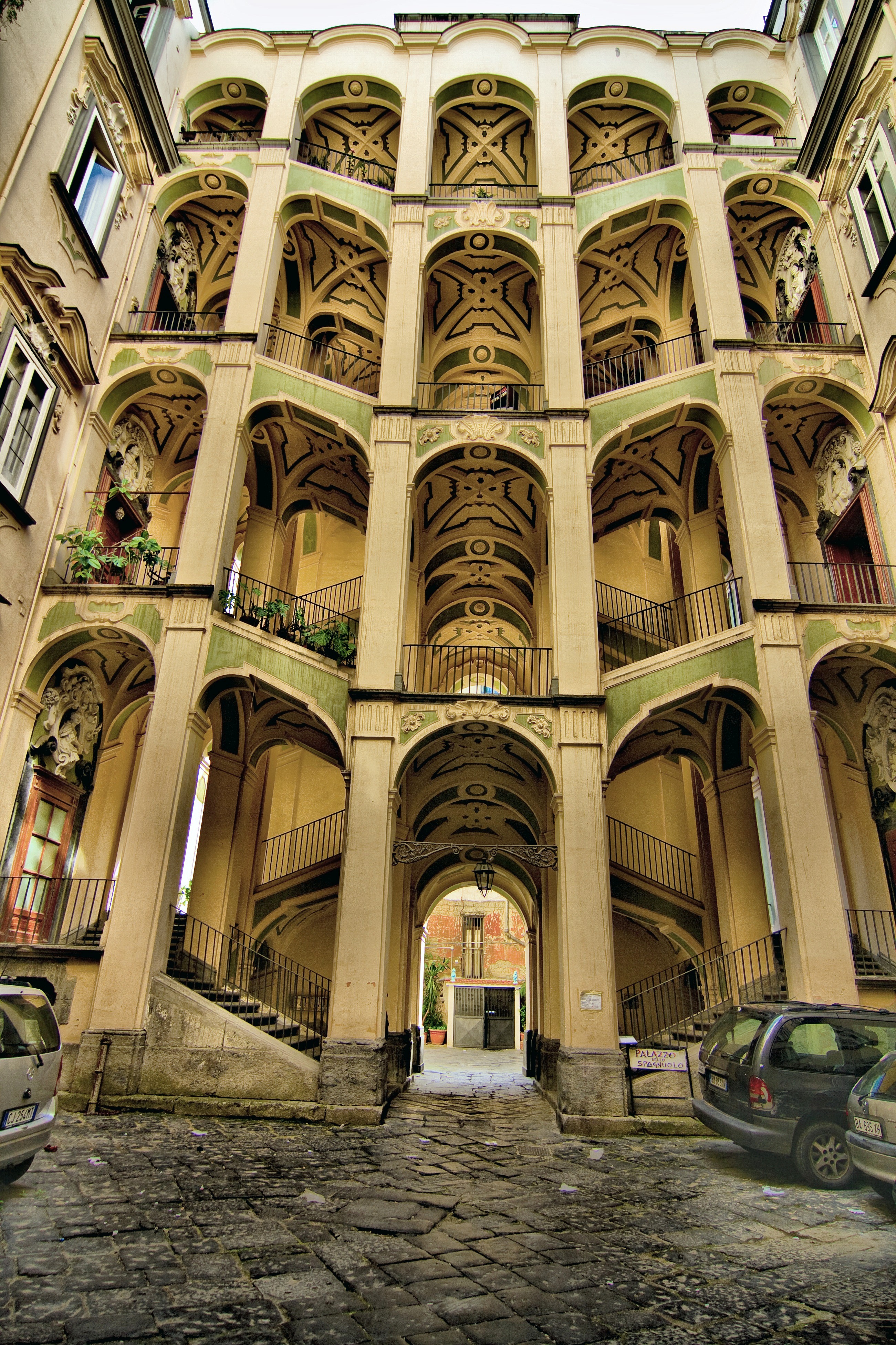 Paleis van de Spanjaard - Napoli | Secret World Trip Planner