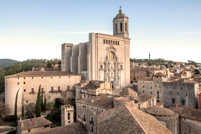 圣费柳教堂--赫罗纳的要塞、圣地和象征 - Girona | Secret World Trip Planner