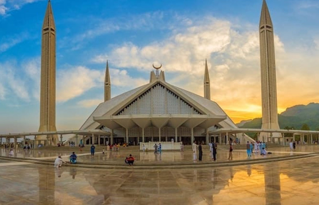 费萨尔清真寺 - Islamabad | Secret World Trip Planner