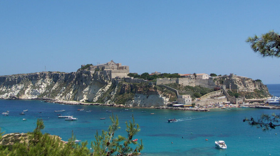 Tremiti, Iglesia abacial de Santa Maria a Mare — San Nicola di Tremiti