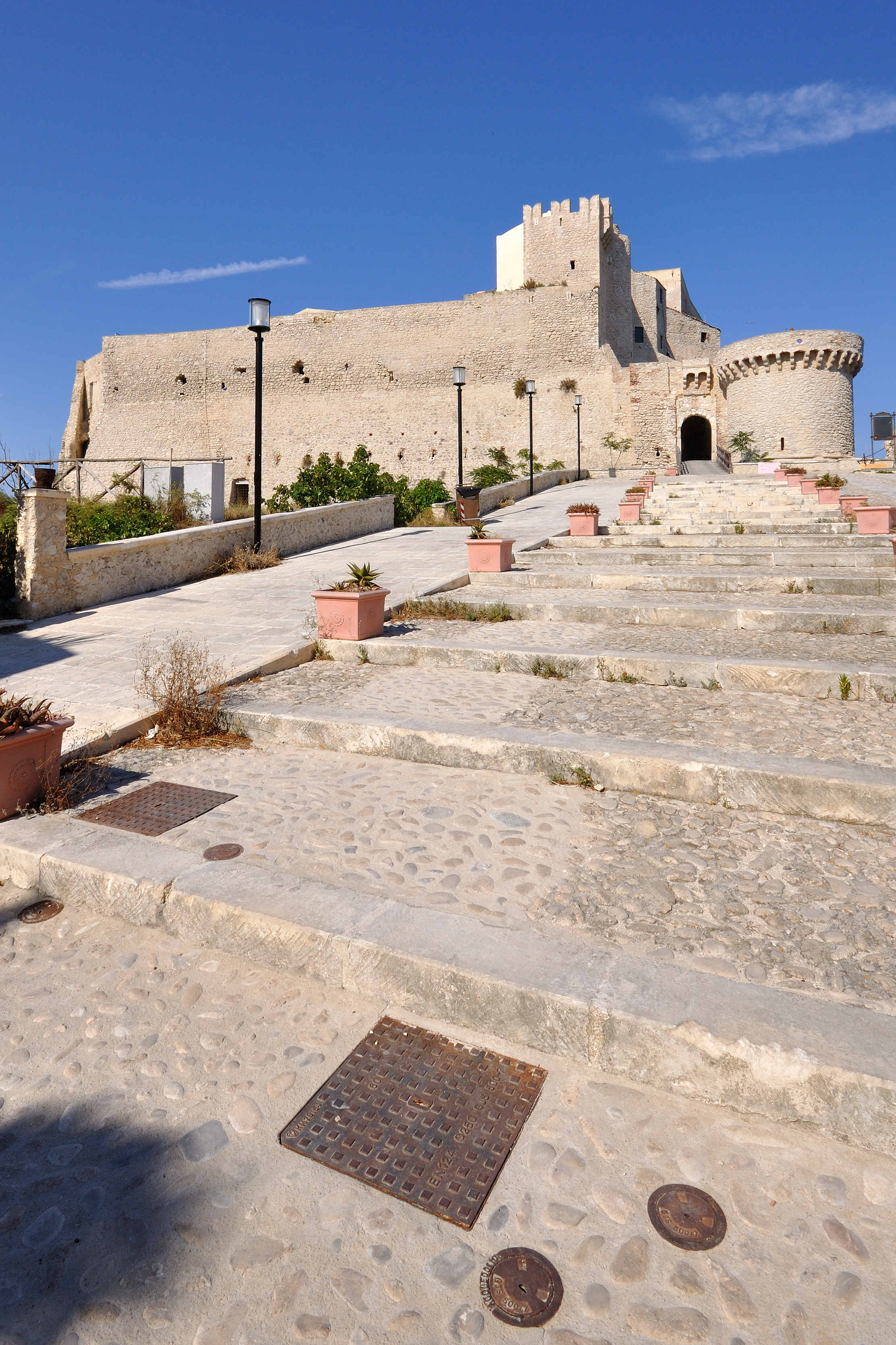 Tremiti, Iglesia abacial de Santa Maria a Mare - San Nicola di Tremiti | Secret World Trip Planner