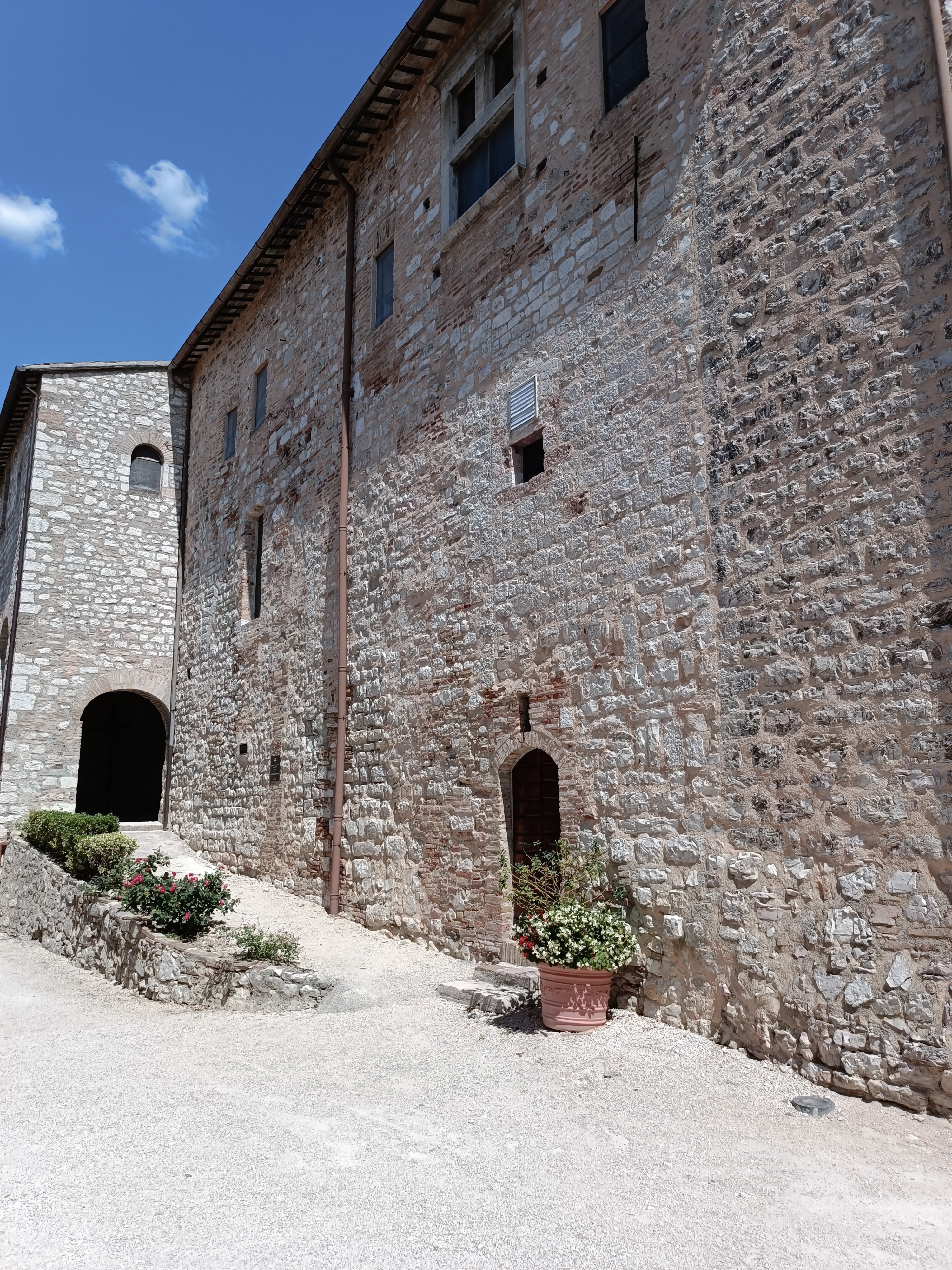 Umbria: Abadia de Santa Croce em Sassovivo - Foligno | Secret World Trip Planner