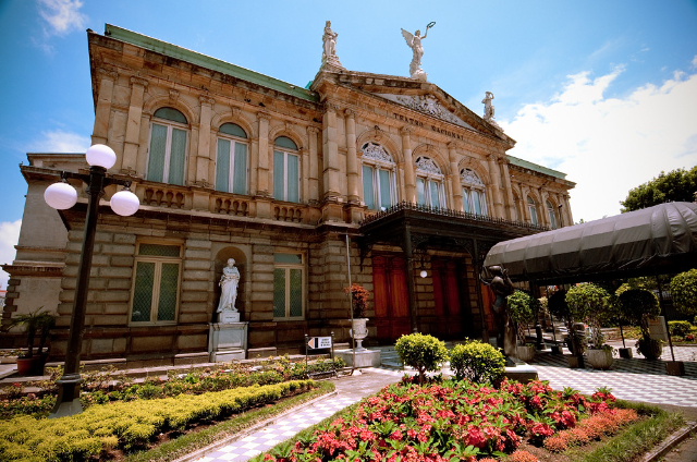 San Jose Nationaal Theater - San Jose | Secret World Trip Planner