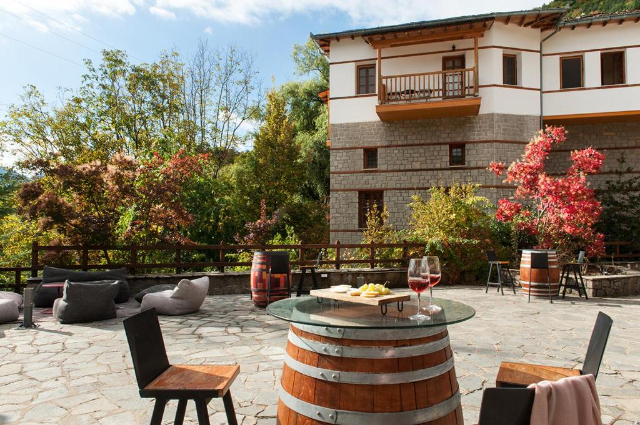 歴史を味わう:カトージ・アヴェロフ・ワイナリーとメツォフのルネッサンス - Metsovo | Secret World Trip Planner