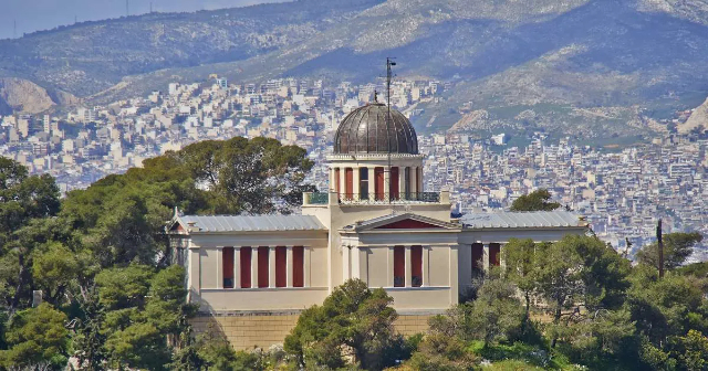 De nationale sterrenwacht van Athene - Thissio Visitor Center | Secret World Trip Planner