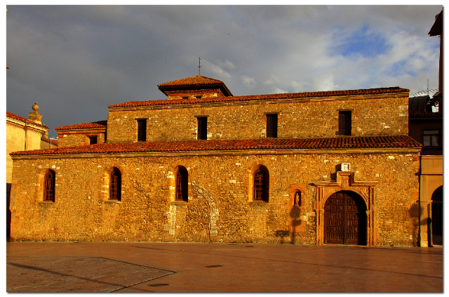 Igreja de San Tirso - Oviedo | Secret World Trip Planner