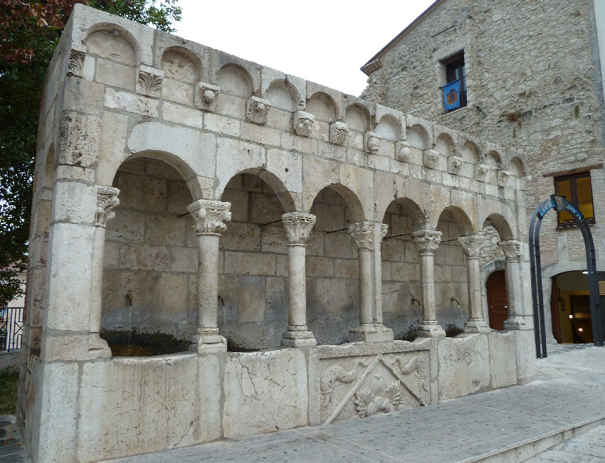 Broederlijke fontein - Isernia | Secret World Trip Planner