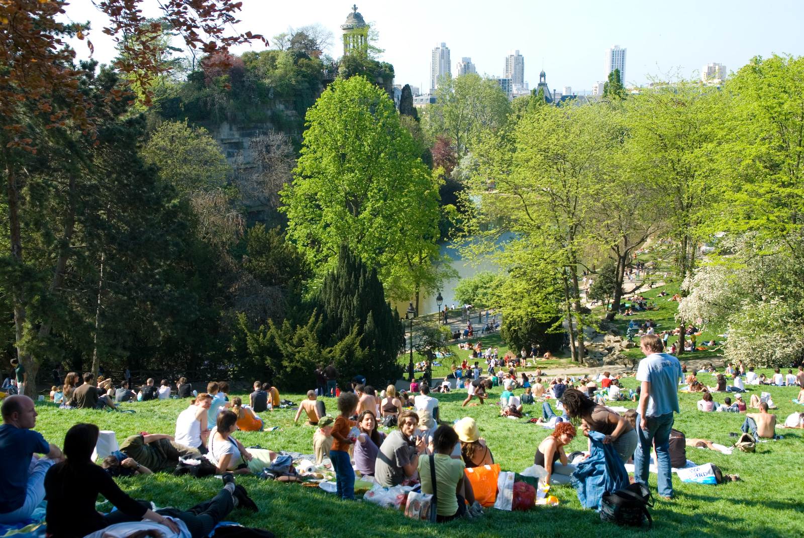 Париж | Parc des Buttes Chaumont - Parigi | Secret World Trip Planner