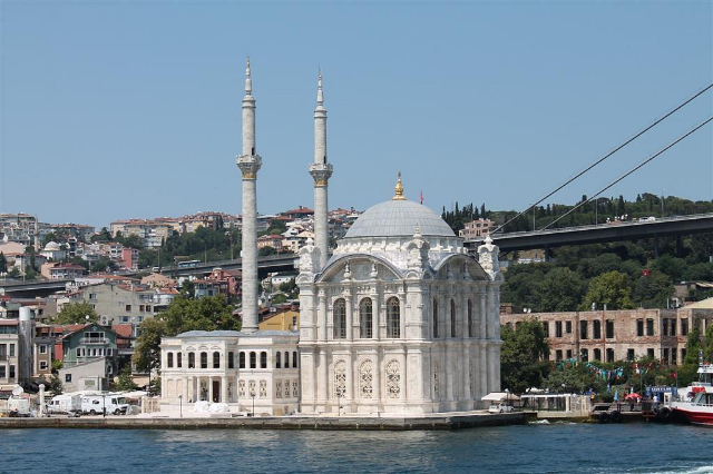 Meczet Ortaköy - Mecidiye Köprüsü Sk. No:1 D:1 | Secret World Trip Planner