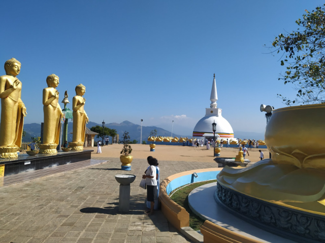 넬리갈라 국제 불교 센터 - Nelligala Rd | Secret World Trip Planner